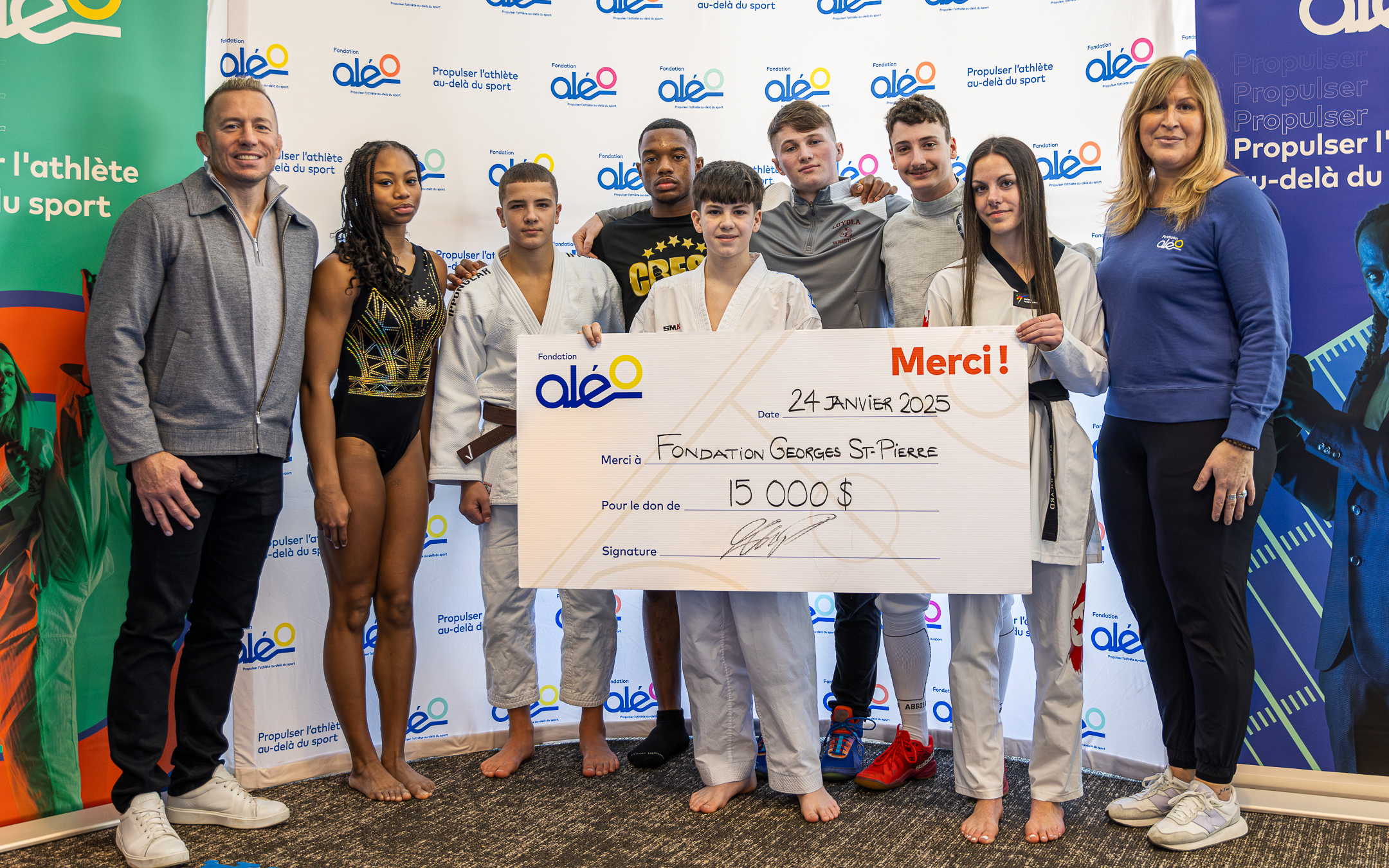 Georges St-Pierre, Alyssa Guerrier Calixte, Roman Semyrozum, Josué Kouie, Antoine Ouellet, Bryce Rooney, Mathis Falcon-Korb, Maude Ricard et Patricia Demers, directrice générale de la Fondation Aléo.  (photo Nathan Brunet)