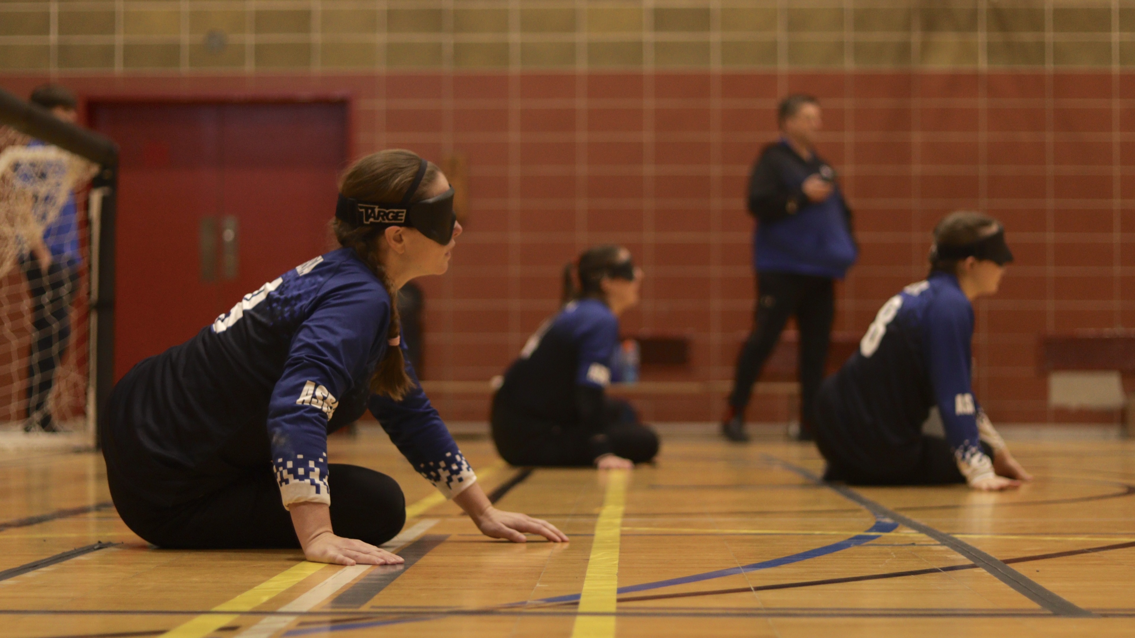 Des joueuses de goalball en plein match.