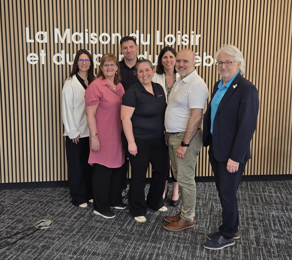 De gauche à droite : Sandra Sassine, Josée Scott, Sébastien Théberge, Isabelle Ducharme, Marika Bussière, Gustave Roël (administrateur de 2017-2025) et Raynald Hawkins Absent·es de la photo : Claudianne Delorme, Patrick Lowe, Patrick Boivin, Marie-Christine Boucher, Emmanuelle Ouimet et Sylvain Croteau