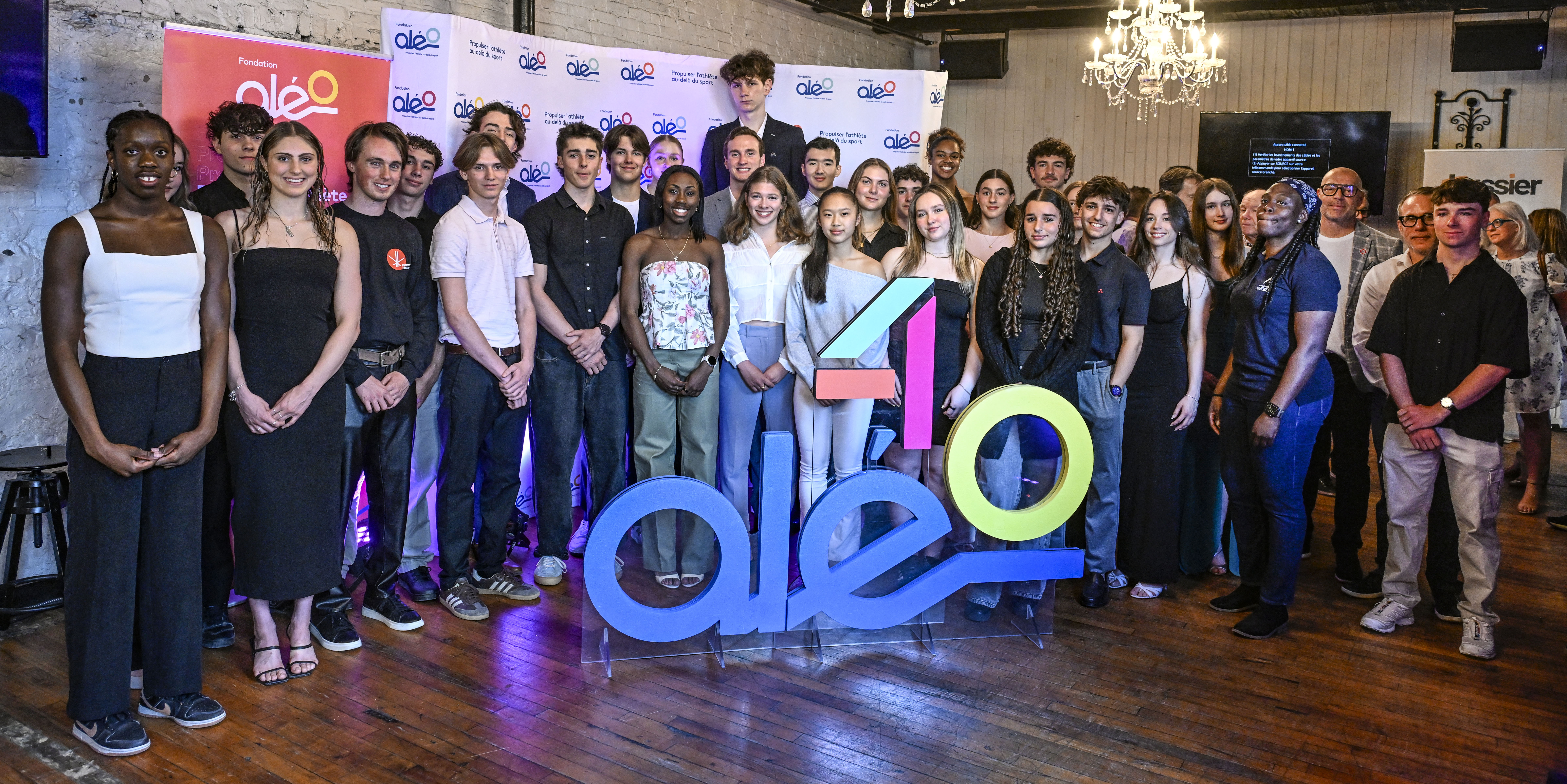 Récipiendaires de bourses de 19 partenaires de la Fondation Aléo dans le cadre du cocktail printanier 2025 qui célébrait le 40e anniversaire de l'organisme.